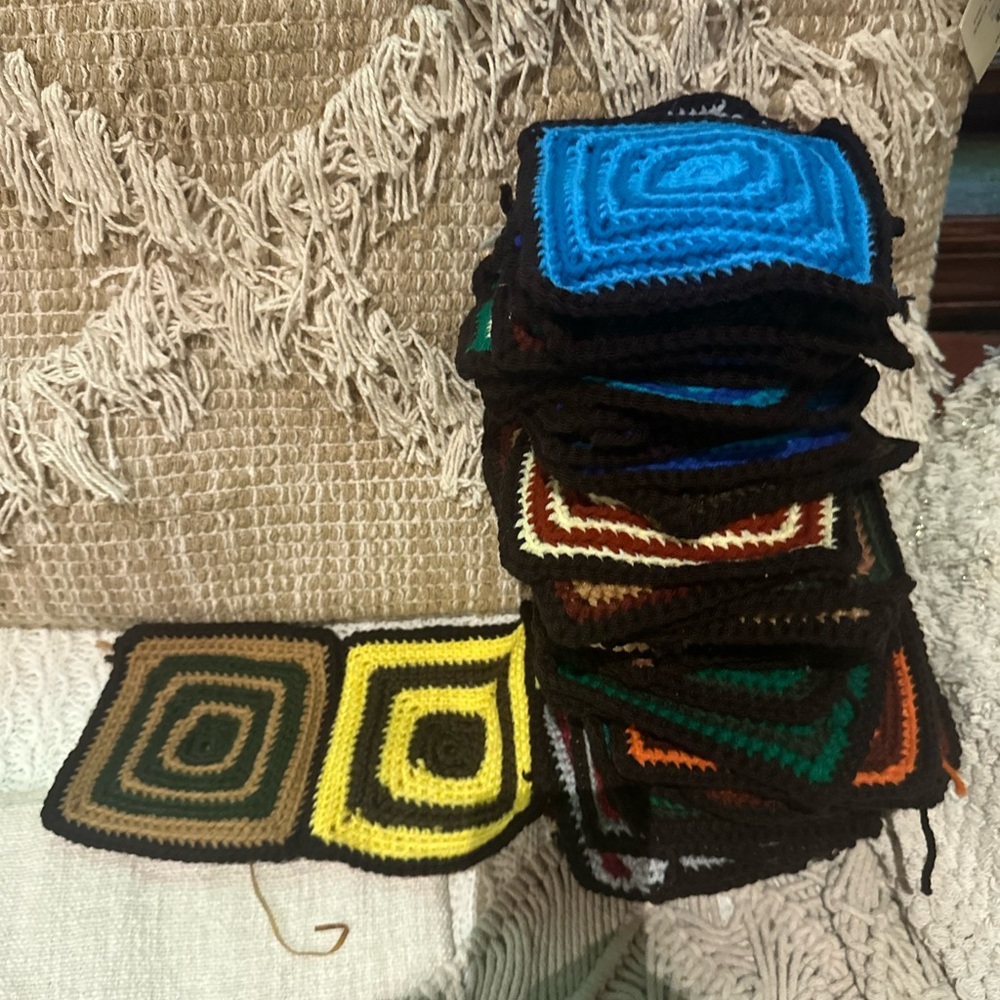Handmade vintage Crochet granny Squares singles to upcycle projects quilts 55+ - Picture 13 of 13
